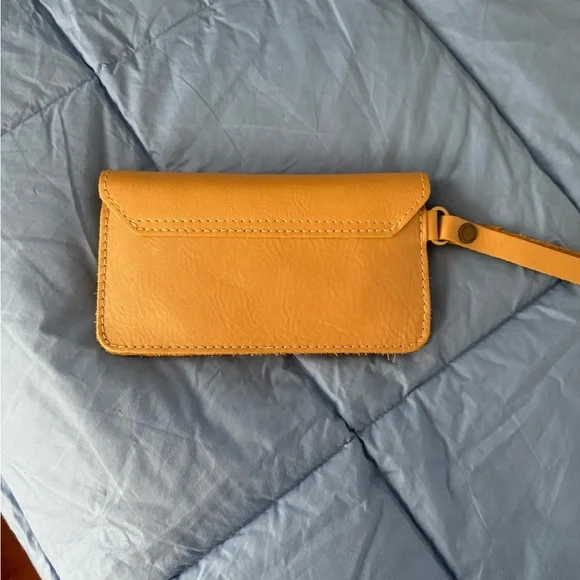 Portland Leather Lily Wristlet in champagne - Picture 2 of 4